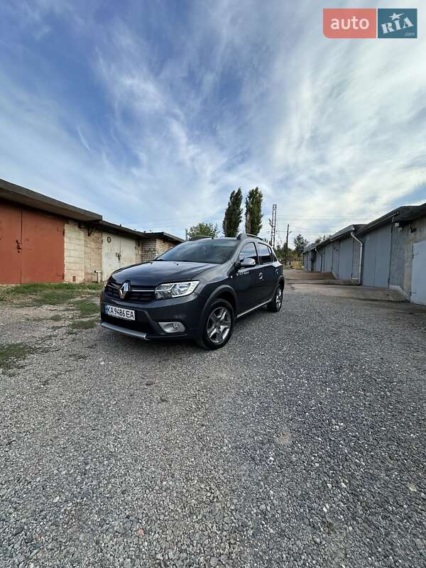 Хэтчбек Renault Sandero StepWay 2021 в 