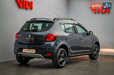 Хэтчбек Renault Sandero StepWay 2019 в 