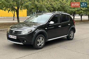 Внедорожник / Кроссовер Renault Sandero StepWay 2012 в 