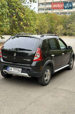 Внедорожник / Кроссовер Renault Sandero StepWay 2012 в 