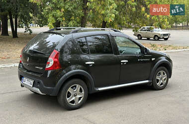 Внедорожник / Кроссовер Renault Sandero StepWay 2012 в 