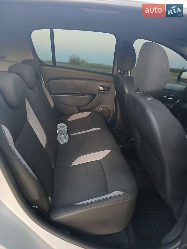 Внедорожник / Кроссовер Renault Sandero StepWay 2016 в Запорожье фото 2 Внедорожник / Кроссовер Renault Sandero StepWay 2016 в Запорожье