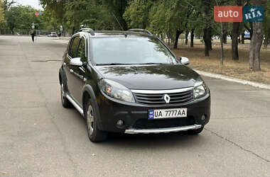 Внедорожник / Кроссовер Renault Sandero StepWay 2012 в 