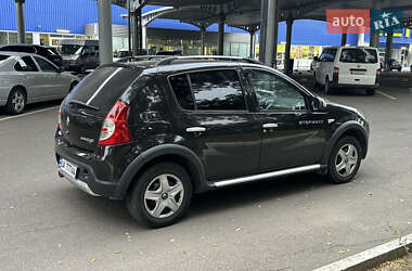 Внедорожник / Кроссовер Renault Sandero StepWay 2012 в 