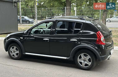 Внедорожник / Кроссовер Renault Sandero StepWay 2012 в 