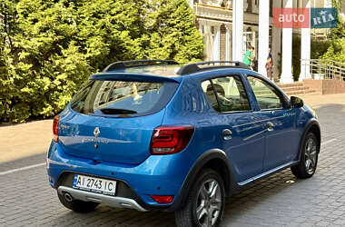 Хэтчбек Renault Sandero StepWay 2019 в 