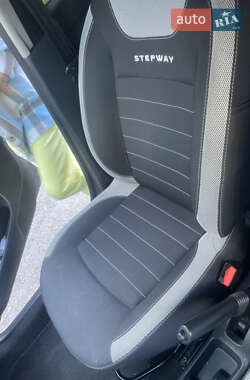 Хэтчбек Renault Sandero StepWay 2017 в 