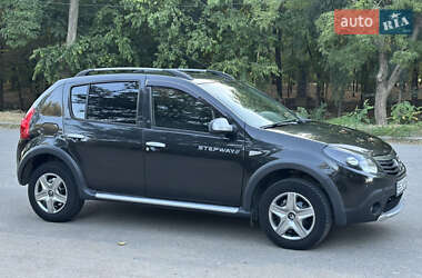 Внедорожник / Кроссовер Renault Sandero StepWay 2012 в 