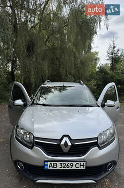 Внедорожник / Кроссовер Renault Sandero StepWay 2015 в 