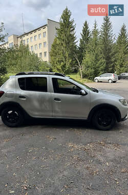 Внедорожник / Кроссовер Renault Sandero StepWay 2015 в 