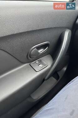 Внедорожник / Кроссовер Renault Sandero StepWay 2013 в 