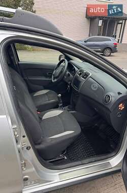 Внедорожник / Кроссовер Renault Sandero StepWay 2013 в 