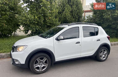 Хэтчбек Renault Sandero StepWay 2021 в 