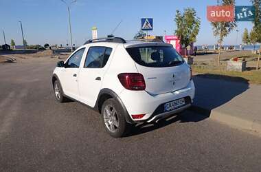 Хэтчбек Renault Sandero StepWay 2019 в 