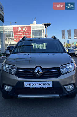 Хэтчбек Renault Sandero StepWay 2020 в 