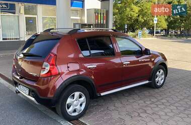 Внедорожник / Кроссовер Renault Sandero StepWay 2013 в 