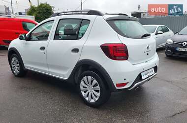 Хэтчбек Renault Sandero StepWay 2021 в 