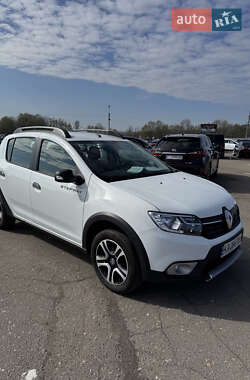 Хетчбек Renault Sandero StepWay 2020 в 