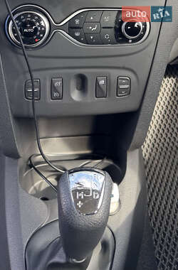 Хетчбек Renault Sandero StepWay 2020 в 