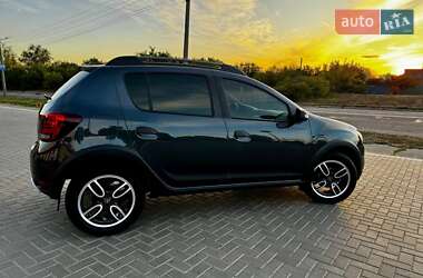 Хэтчбек Renault Sandero StepWay 2020 в 