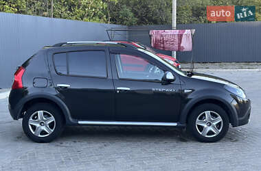 Внедорожник / Кроссовер Renault Sandero StepWay 2012 в 