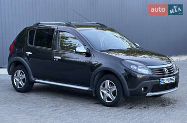 Внедорожник / Кроссовер Renault Sandero StepWay 2012 в 
