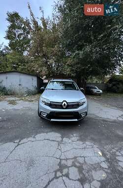 Хэтчбек Renault Sandero StepWay 2021 в 