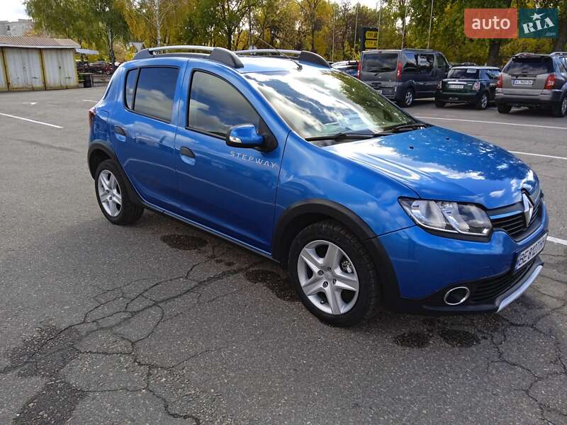 Внедорожник / Кроссовер Renault Sandero StepWay 2013 в Первомайске