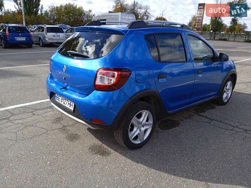 Внедорожник / Кроссовер Renault Sandero StepWay 2013 в Первомайске