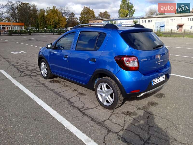 Внедорожник / Кроссовер Renault Sandero StepWay 2013 в Первомайске