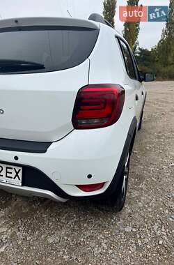 Хетчбек Renault Sandero StepWay 2020 в 