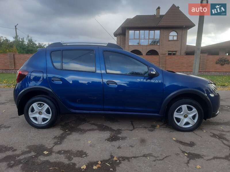 Хэтчбек Renault Sandero StepWay 2016 в Кролевце