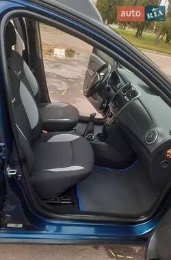 Хетчбек Renault Sandero StepWay 2016 в 