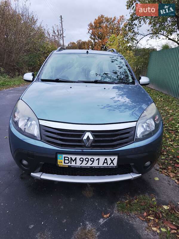 Внедорожник / Кроссовер Renault Sandero StepWay 2012 в Шостке