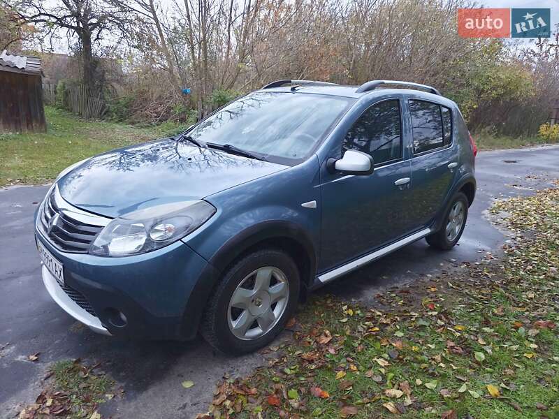 Внедорожник / Кроссовер Renault Sandero StepWay 2012 в Шостке