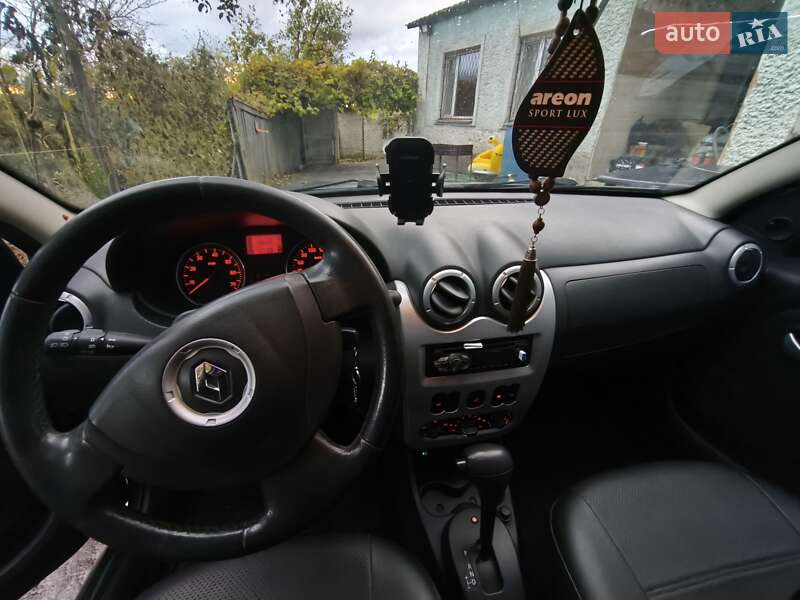 Внедорожник / Кроссовер Renault Sandero StepWay 2012 в Шостке