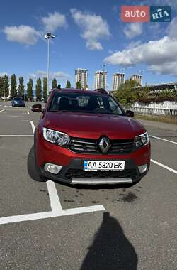 Хетчбек Renault Sandero StepWay 2019 в 