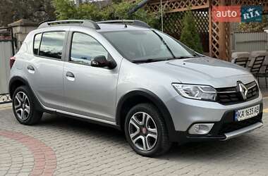 Хэтчбек Renault Sandero StepWay 2019 в 