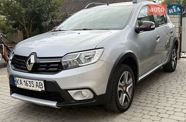 Хэтчбек Renault Sandero StepWay 2019 в 
