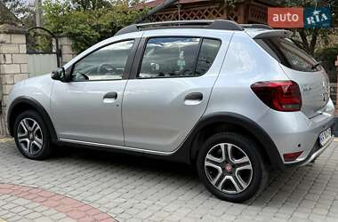 Хэтчбек Renault Sandero StepWay 2019 в 
