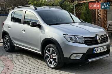 Хэтчбек Renault Sandero StepWay 2019 в 