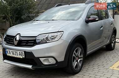 Хэтчбек Renault Sandero StepWay 2019 в 