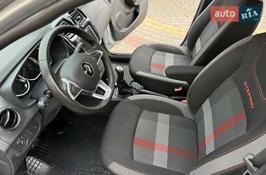 Хэтчбек Renault Sandero StepWay 2019 в 