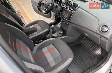 Хэтчбек Renault Sandero StepWay 2019 в 