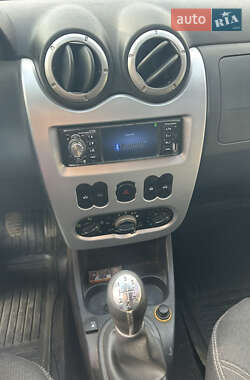 Внедорожник / Кроссовер Renault Sandero StepWay 2011 в 