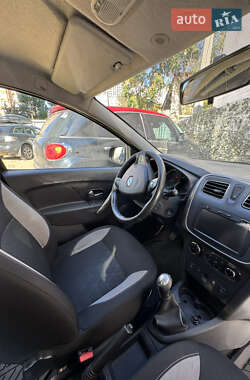 Позашляховик / Кросовер Renault Sandero StepWay 2013 в 