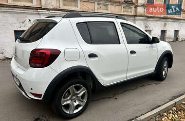 Хэтчбек Renault Sandero StepWay 2020 в 