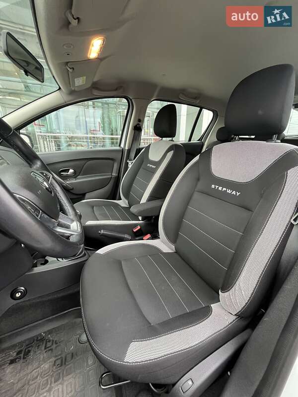 Хэтчбек Renault Sandero StepWay 2020 в Киеве