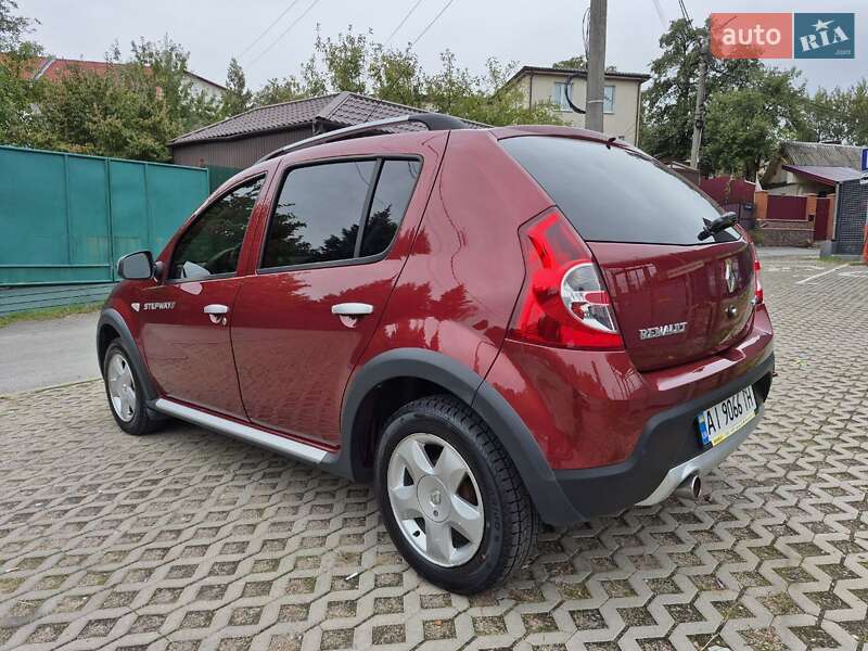 Внедорожник / Кроссовер Renault Sandero StepWay 2012 в Киеве