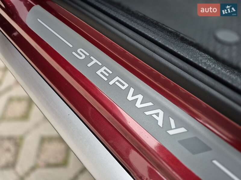 Внедорожник / Кроссовер Renault Sandero StepWay 2012 в Киеве